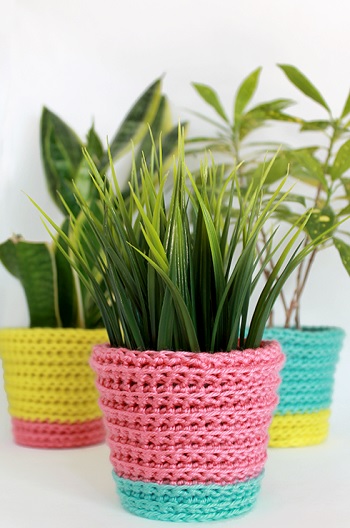 Free crochet plant holder