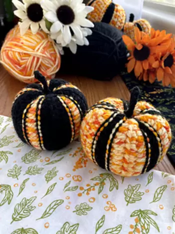 easy crochet pumpkin