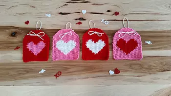 crochet heart tag pattern