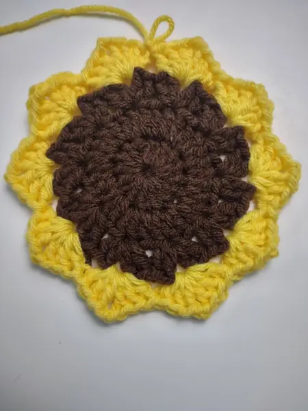 How to crochet a sunflower