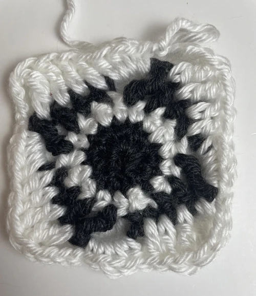 crochet slouchy hat pinwheel