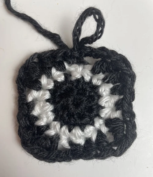 crochet slouchy hat pinwheel