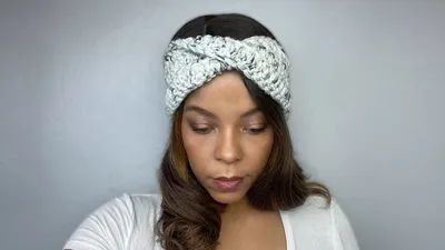 twisted crochet earwarmers
