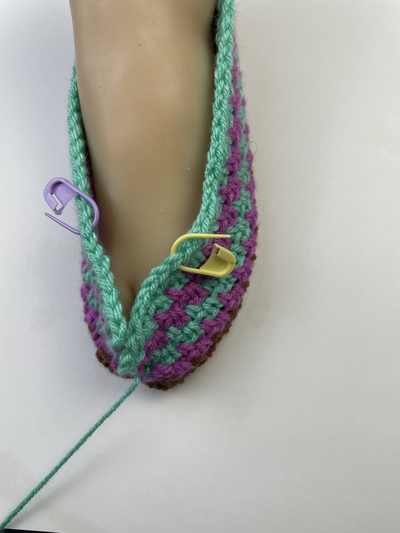 Crochet slipper toe assembly with overlapping flaps